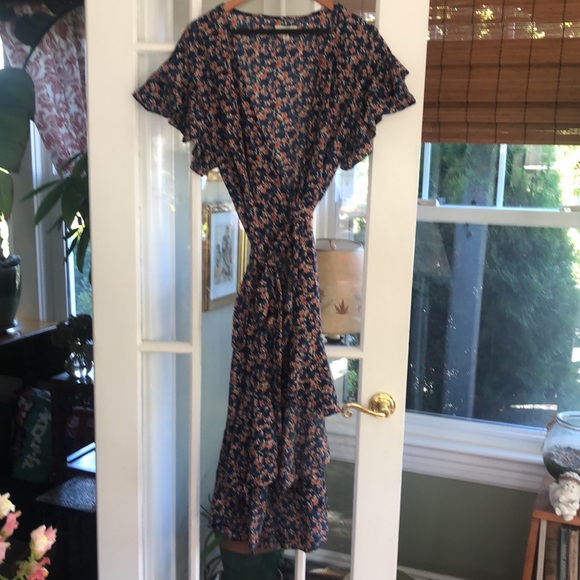 New without Tags Max studio floral ruffle wrap midi dress medium - Picture 3 of 7